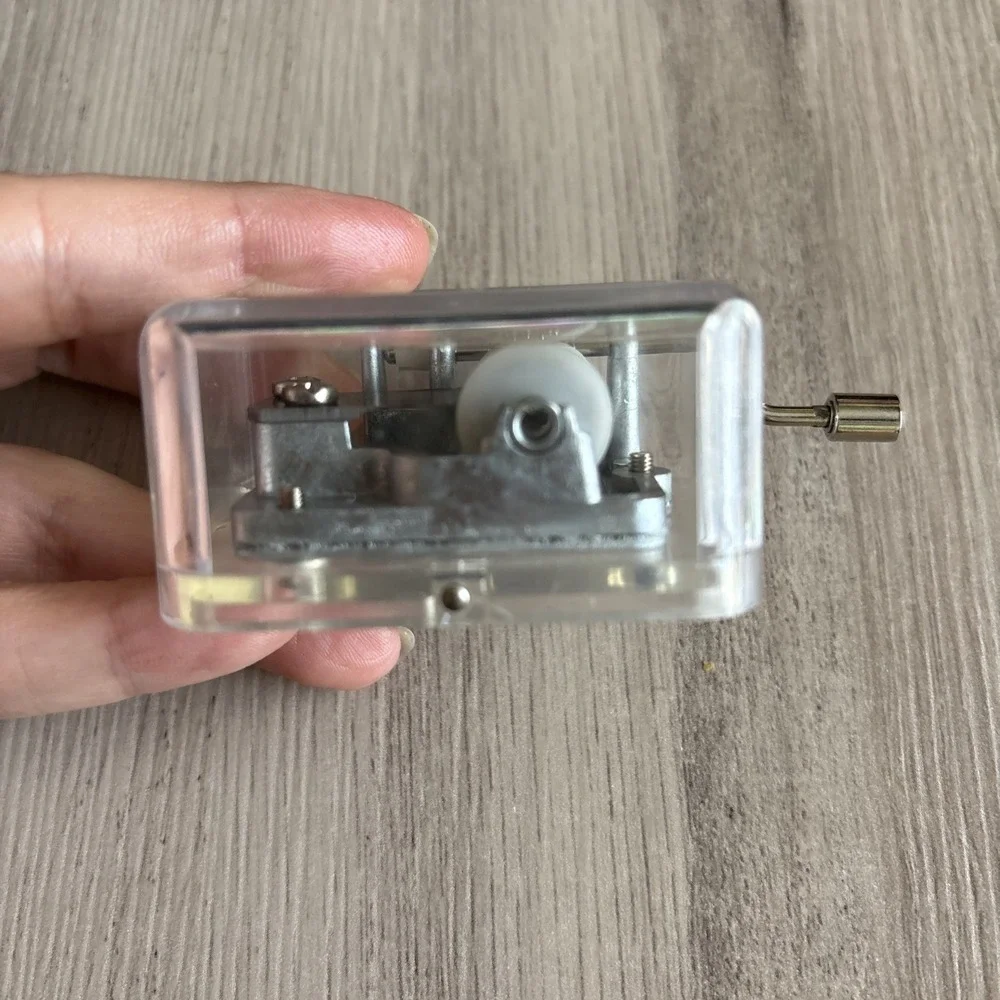 Toysmith Christmas Music Box Plays 